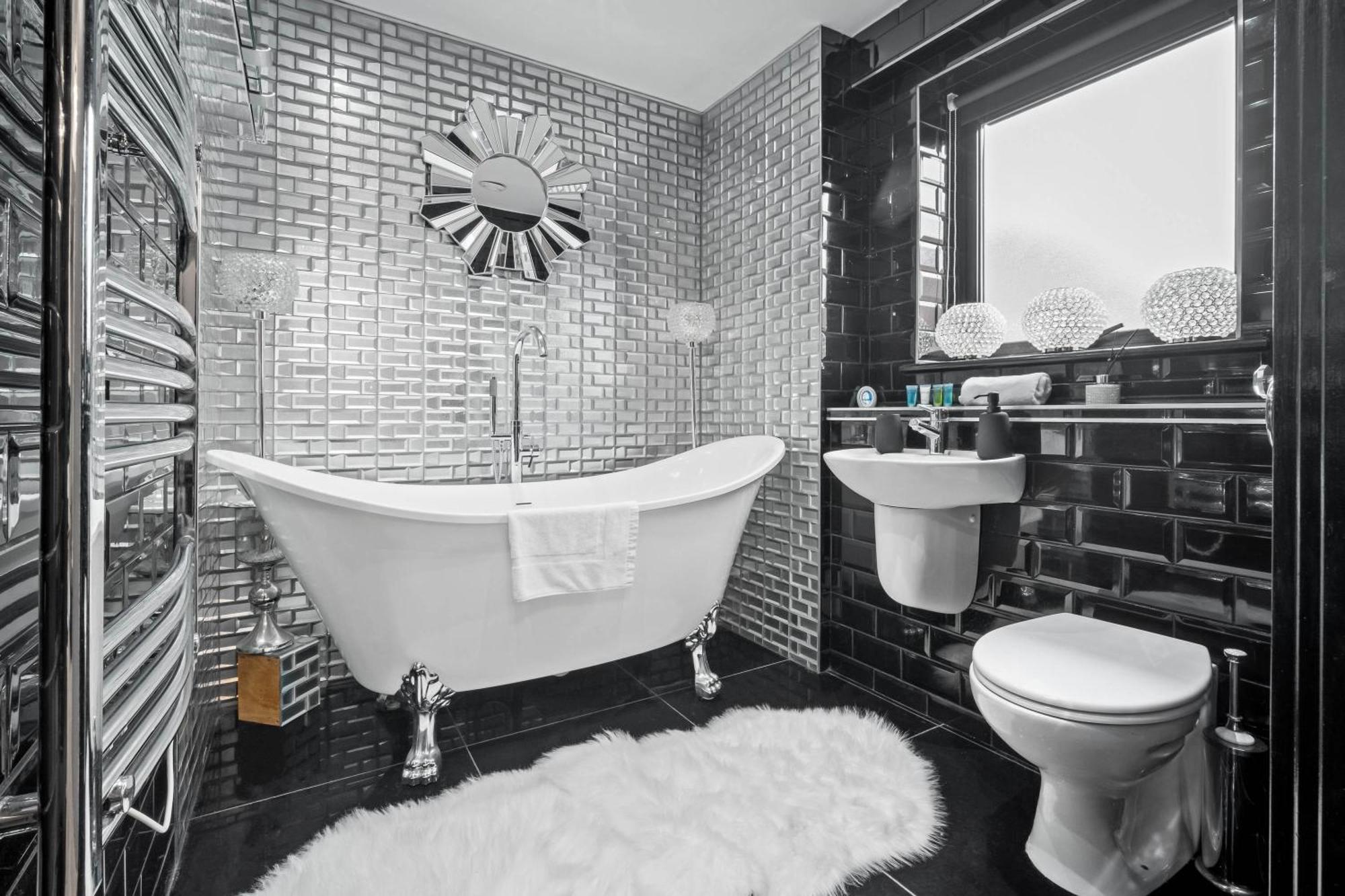 Luxury 1 Bed Flat With Parking 11k - Rated - Netflix - Wifi - 70 Inch Smart Tv - Centre - Tv In Bedroom - Rated Appartement Birmingham